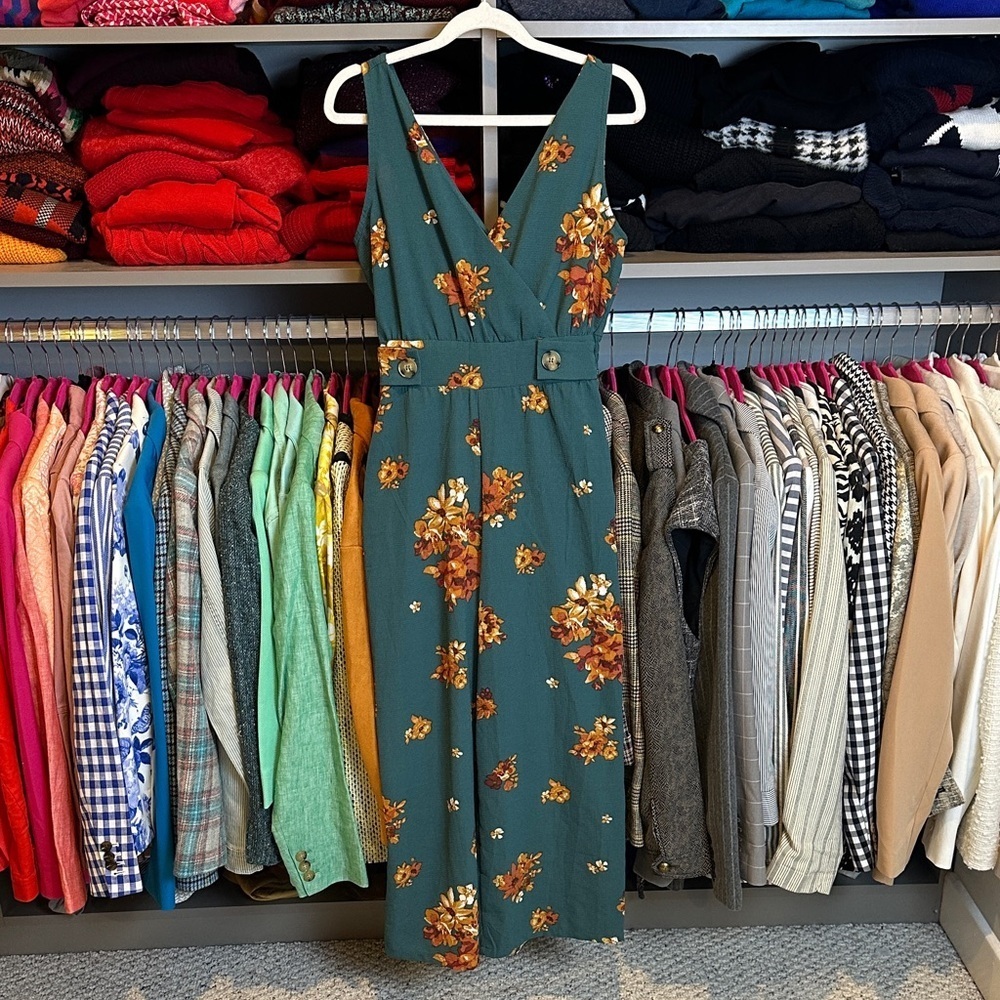 Xhilaration green/orange floral v neck sleeveless elastic waist jumpsuit size XS